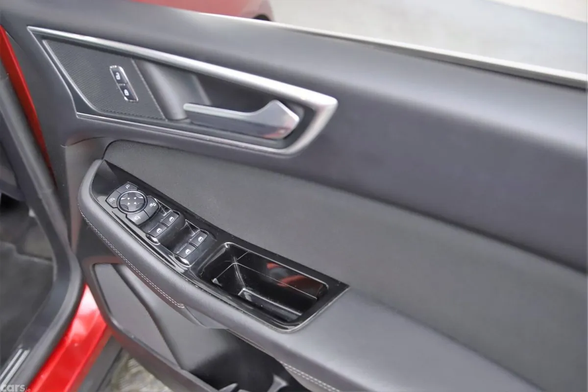 Ford S-Max MPV, Diesel, 2018, Red