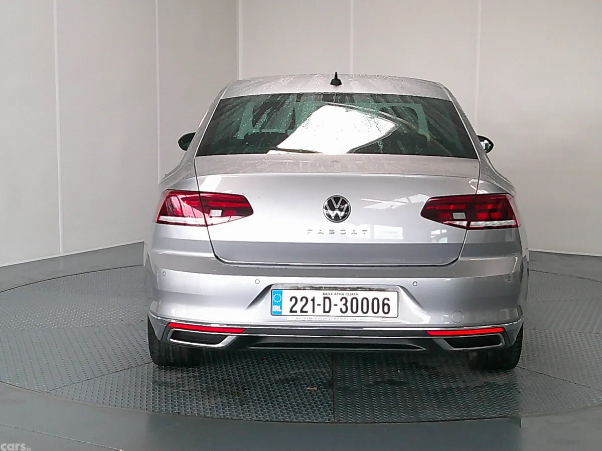 Volkswagen Passat Saloon, Diesel, 2022, Grey
