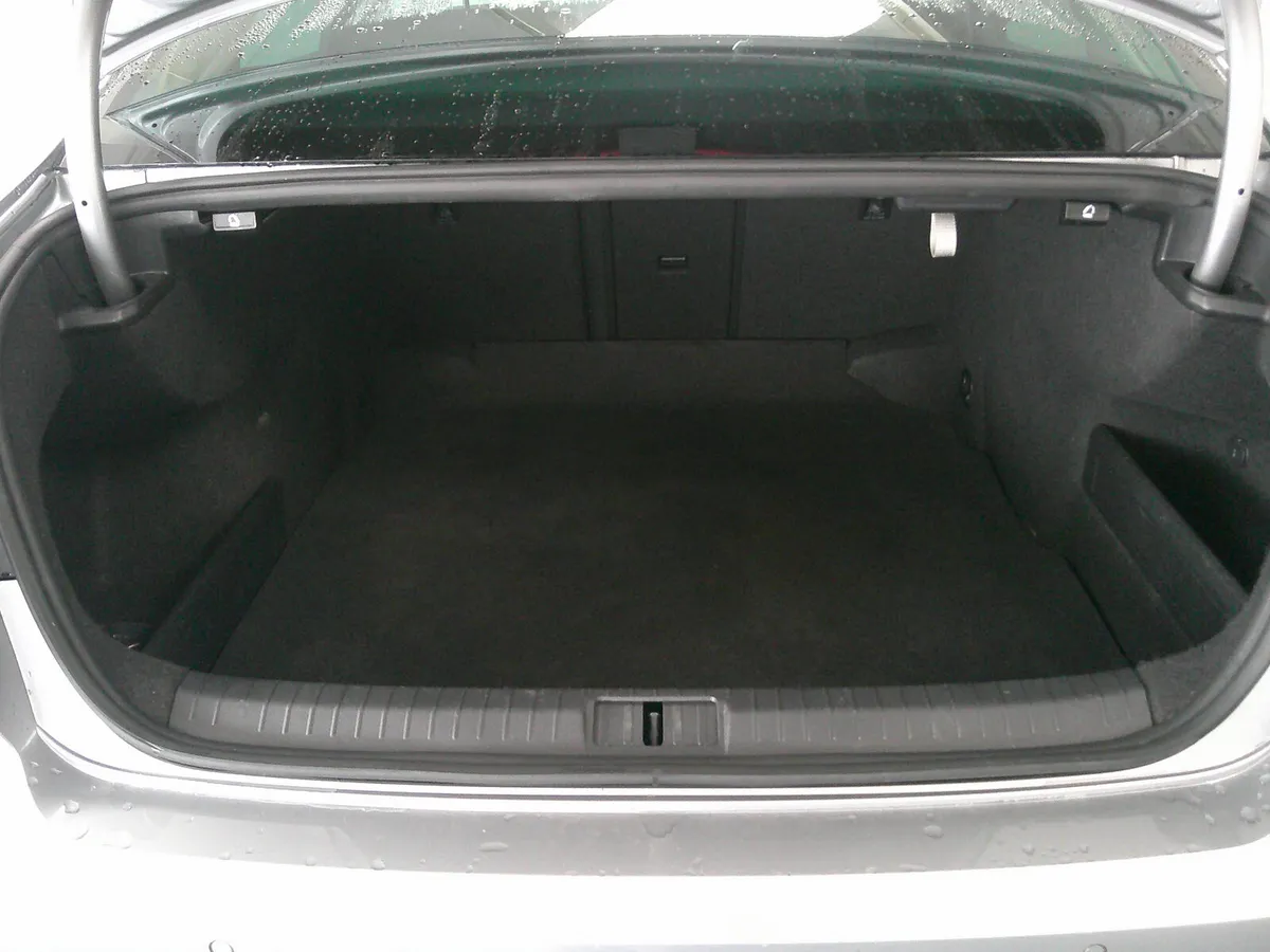 Volkswagen Passat Saloon, Diesel, 2022, Grey