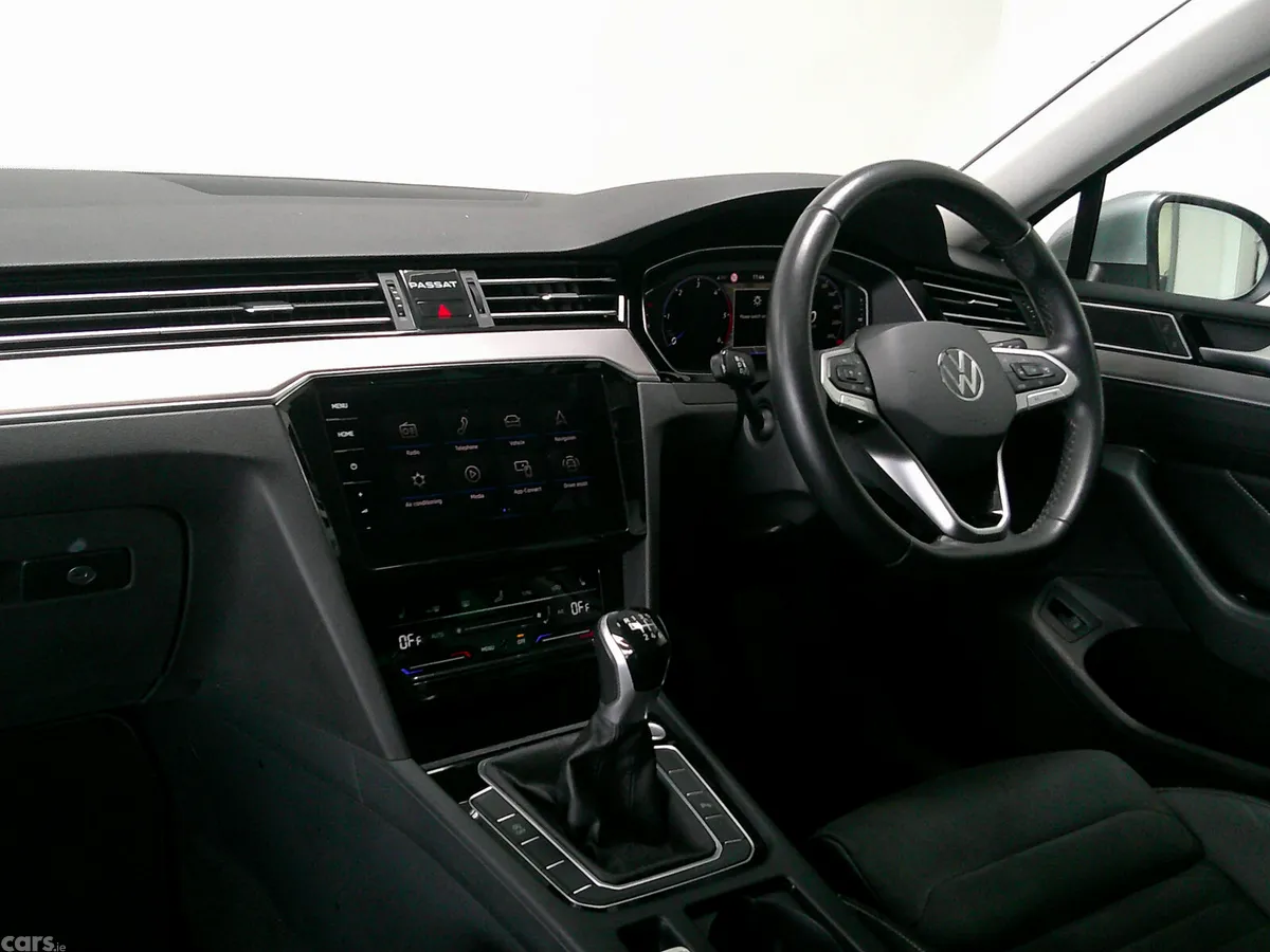 Volkswagen Passat Saloon, Diesel, 2022, Grey