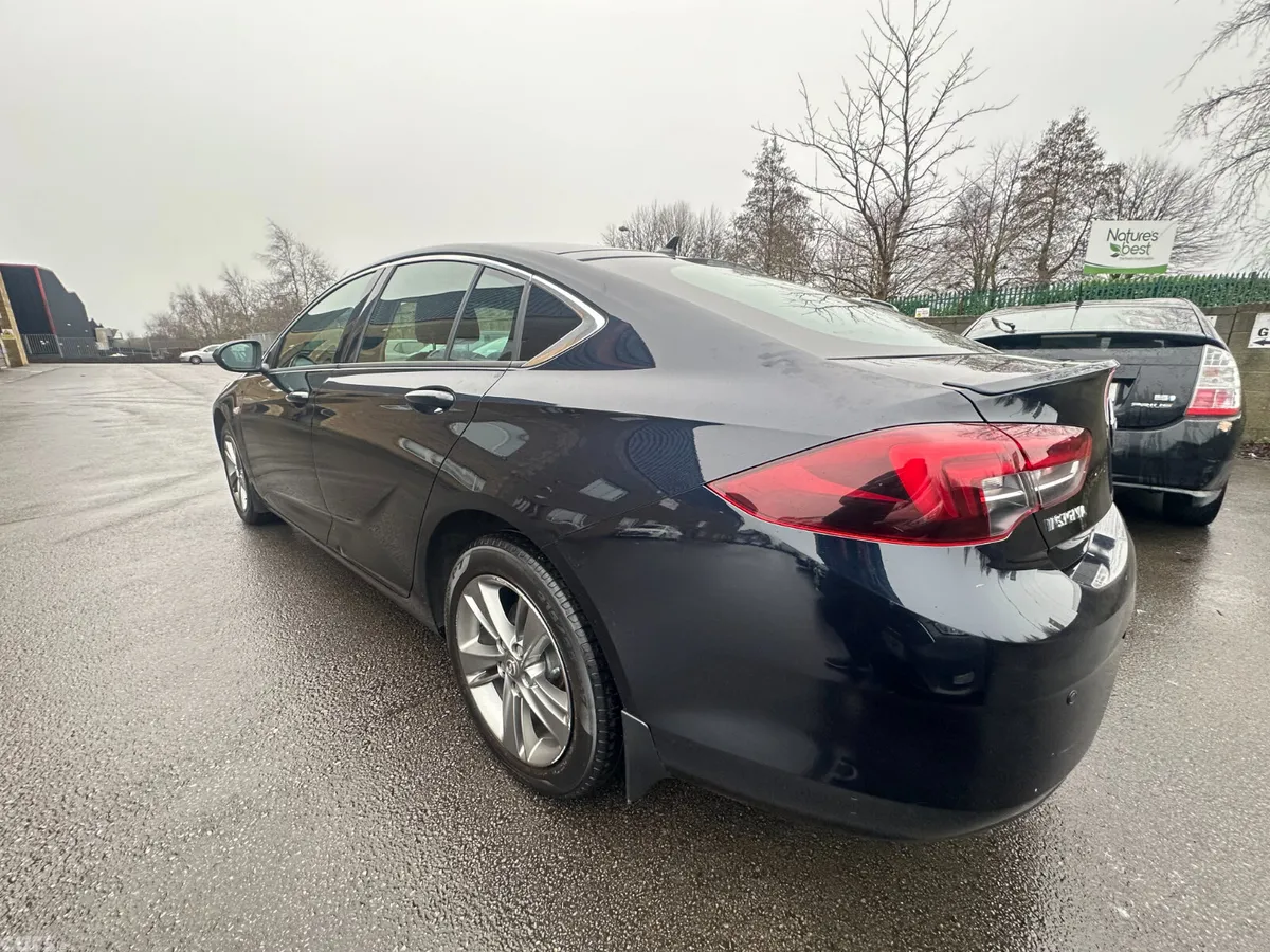 Opel Insignia Hatchback, Diesel, 2021, Blue