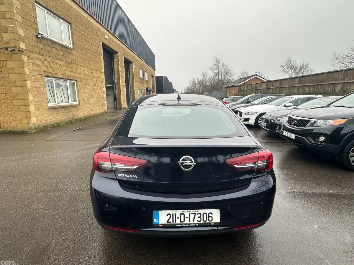 Opel Insignia Hatchback, Diesel, 2021, Blue