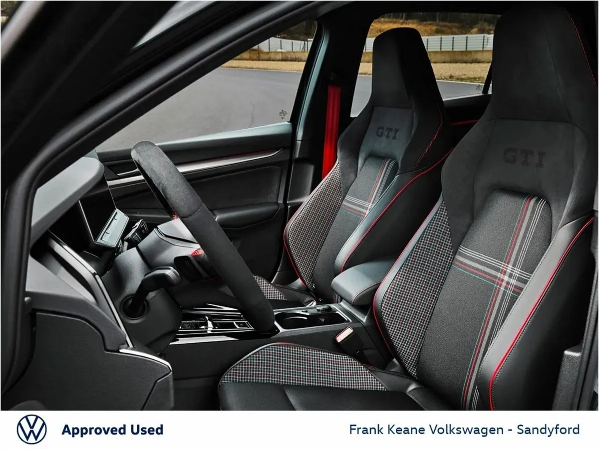 Volkswagen Golf Hatchback, Petrol, 2027, Red