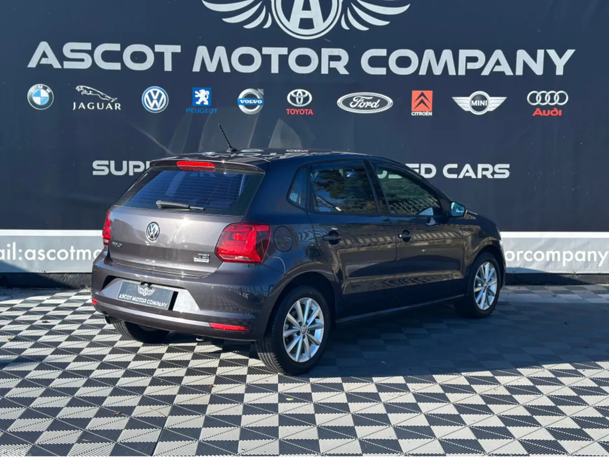 Volkswagen Polo Hatchback, Petrol, 2015, Purple