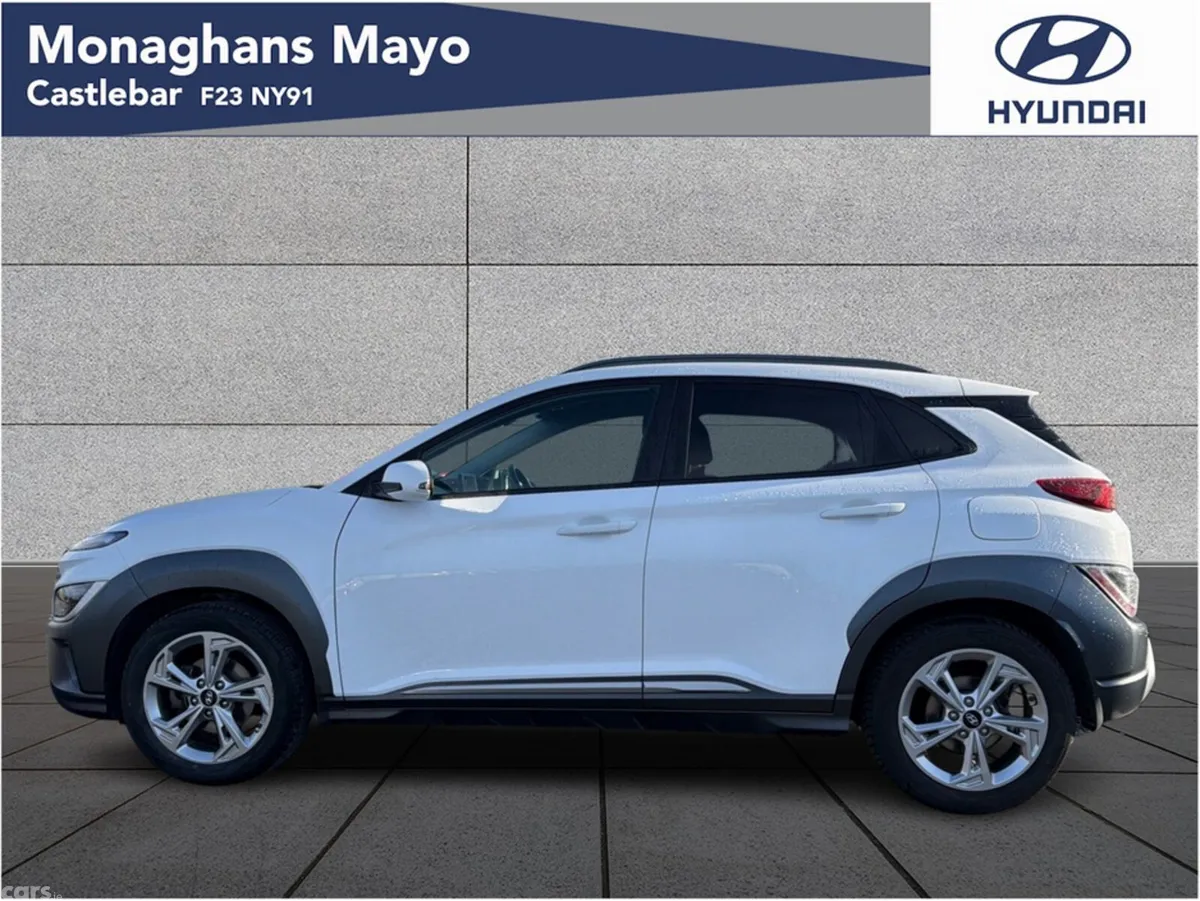 Hyundai KONA MPV, Petrol, 2022, White