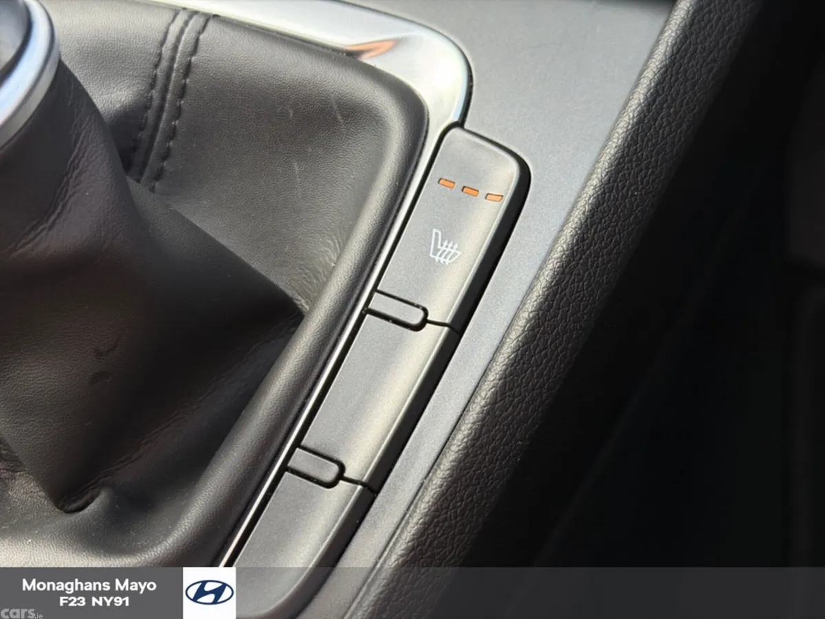 Hyundai KONA MPV, Petrol, 2022, White