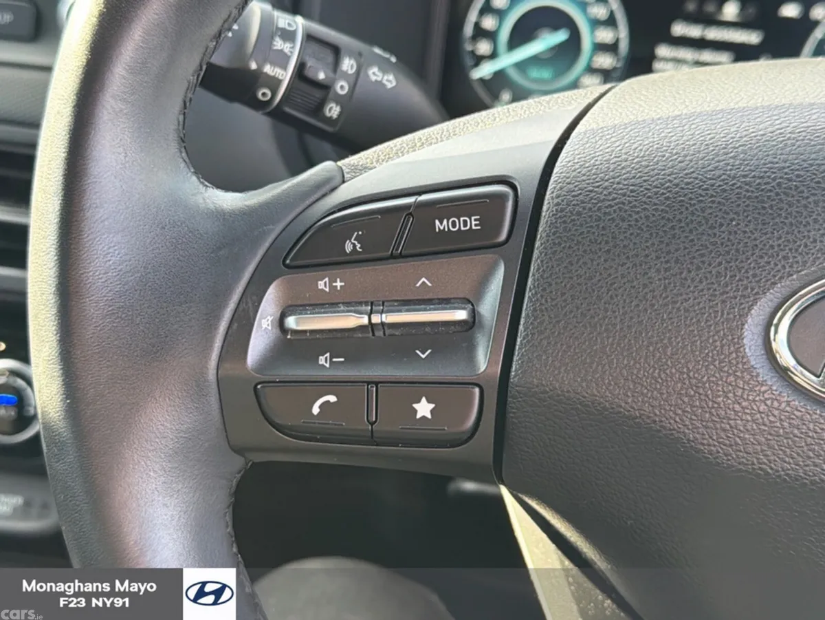 Hyundai KONA MPV, Petrol, 2022, White