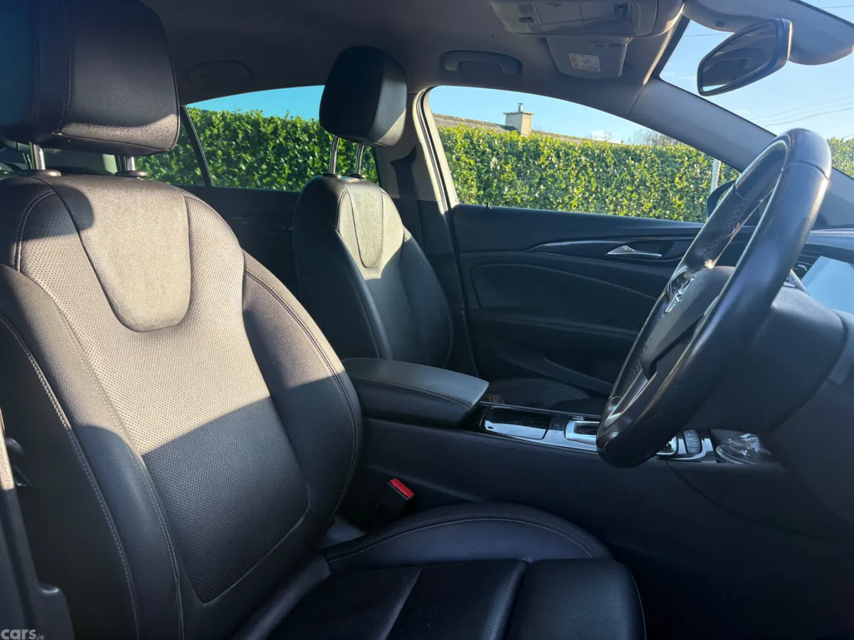 Opel Insignia Hatchback, Diesel, 2020, Blue