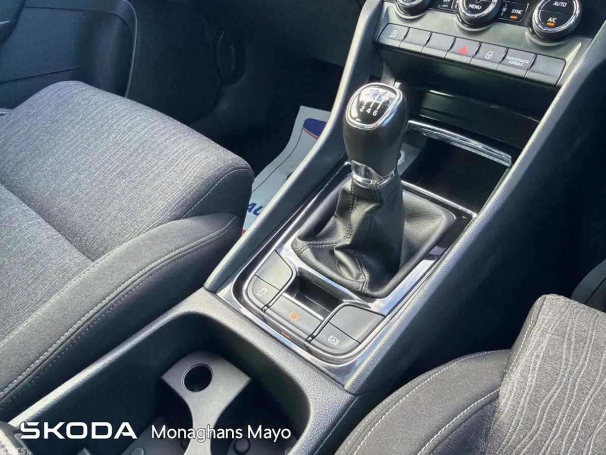 Skoda Karoq Estate, Diesel, 2019, Grey