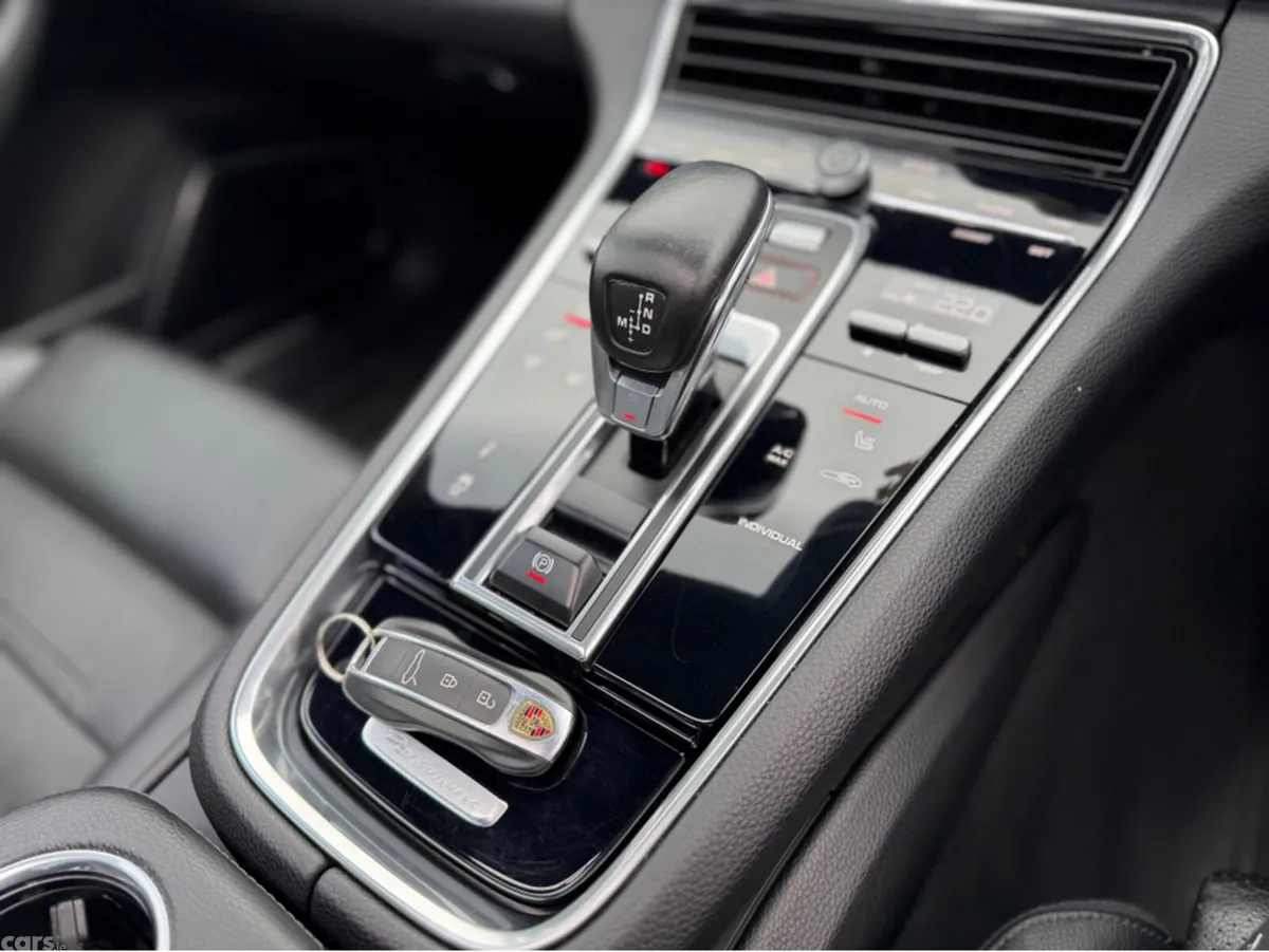 Porsche Panamera Estate, Petrol Plug-in Hybrid, 2020, Black