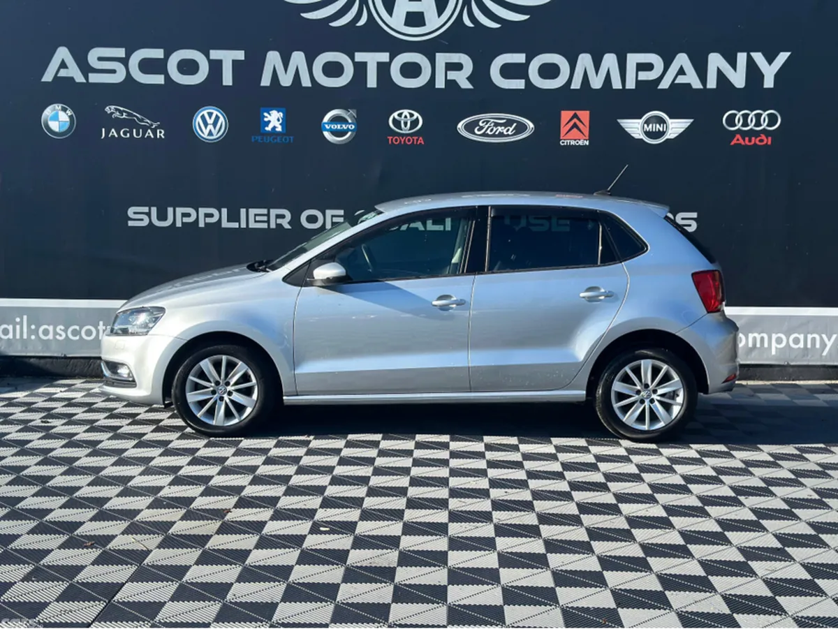 Volkswagen Polo Hatchback, Petrol, 2015, Silver