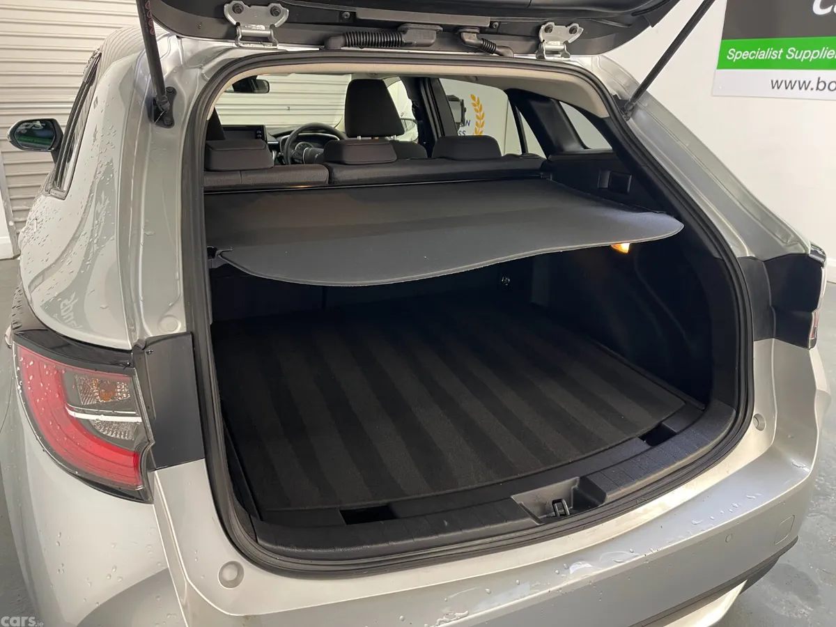 Toyota Corolla Estate, Petrol Hybrid, 2020, Silver