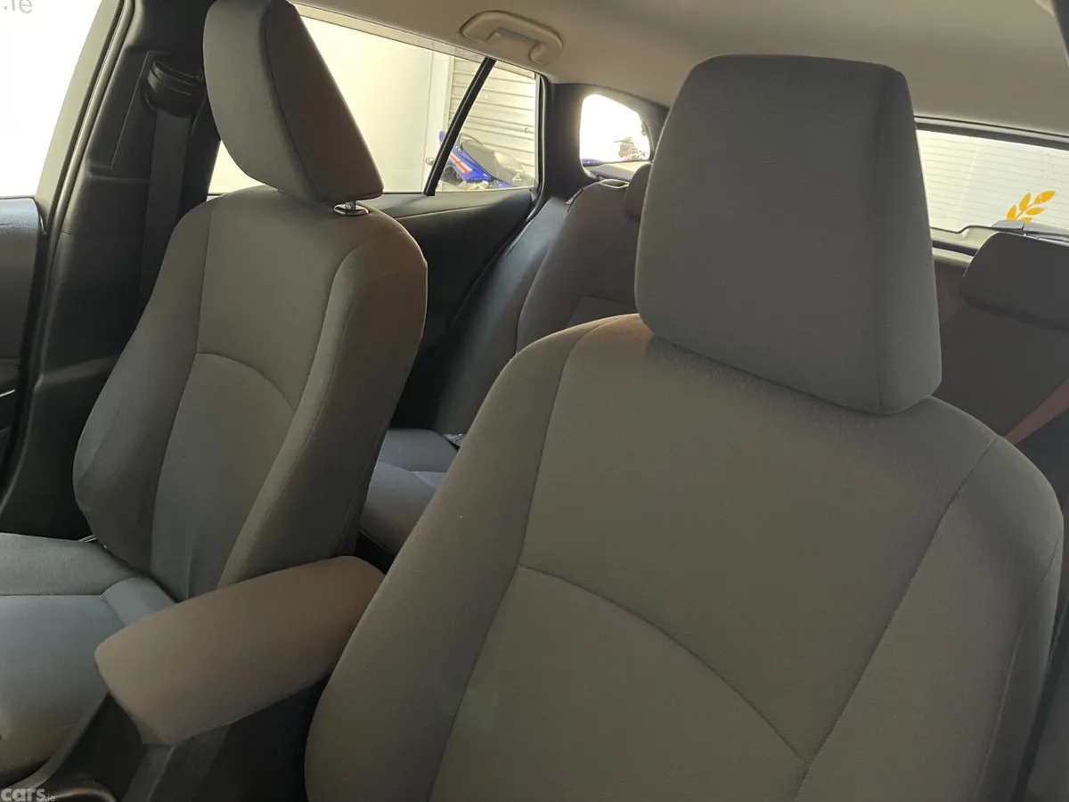 Toyota Corolla Estate, Petrol Hybrid, 2020, Silver