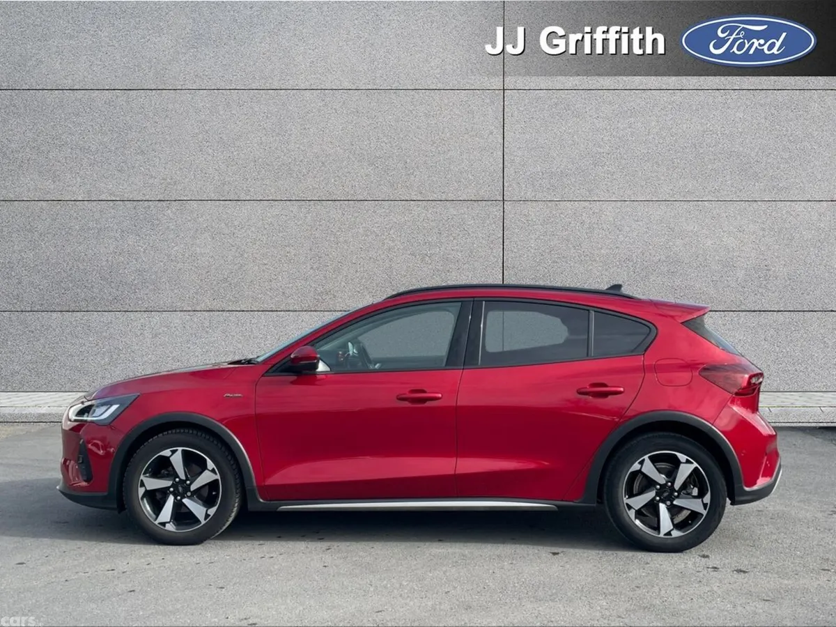 Ford Focus Hatchback, Petrol, 2023, Red