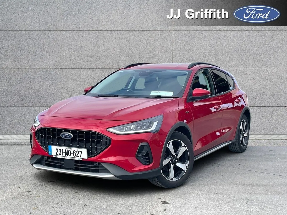 Ford Focus Hatchback, Petrol, 2023, Red