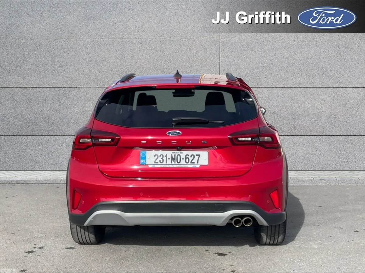 Ford Focus Hatchback, Petrol, 2023, Red