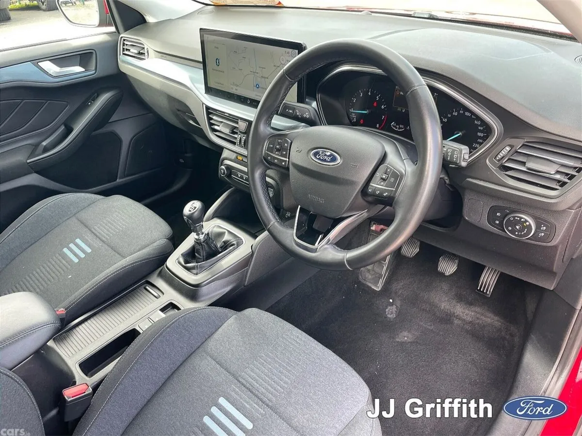Ford Focus Hatchback, Petrol, 2023, Red