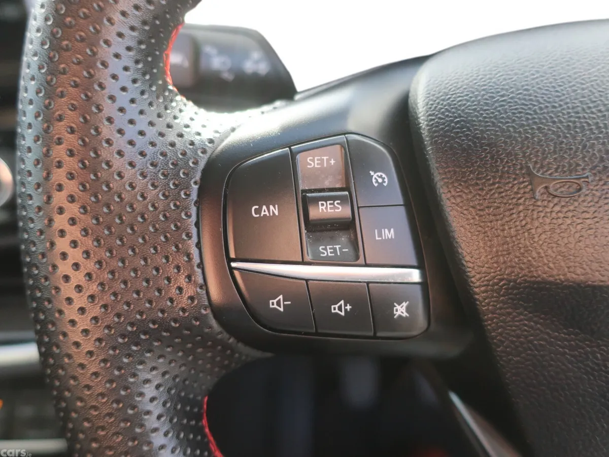 Ford Puma MPV, Petrol Hybrid, 2022, Red