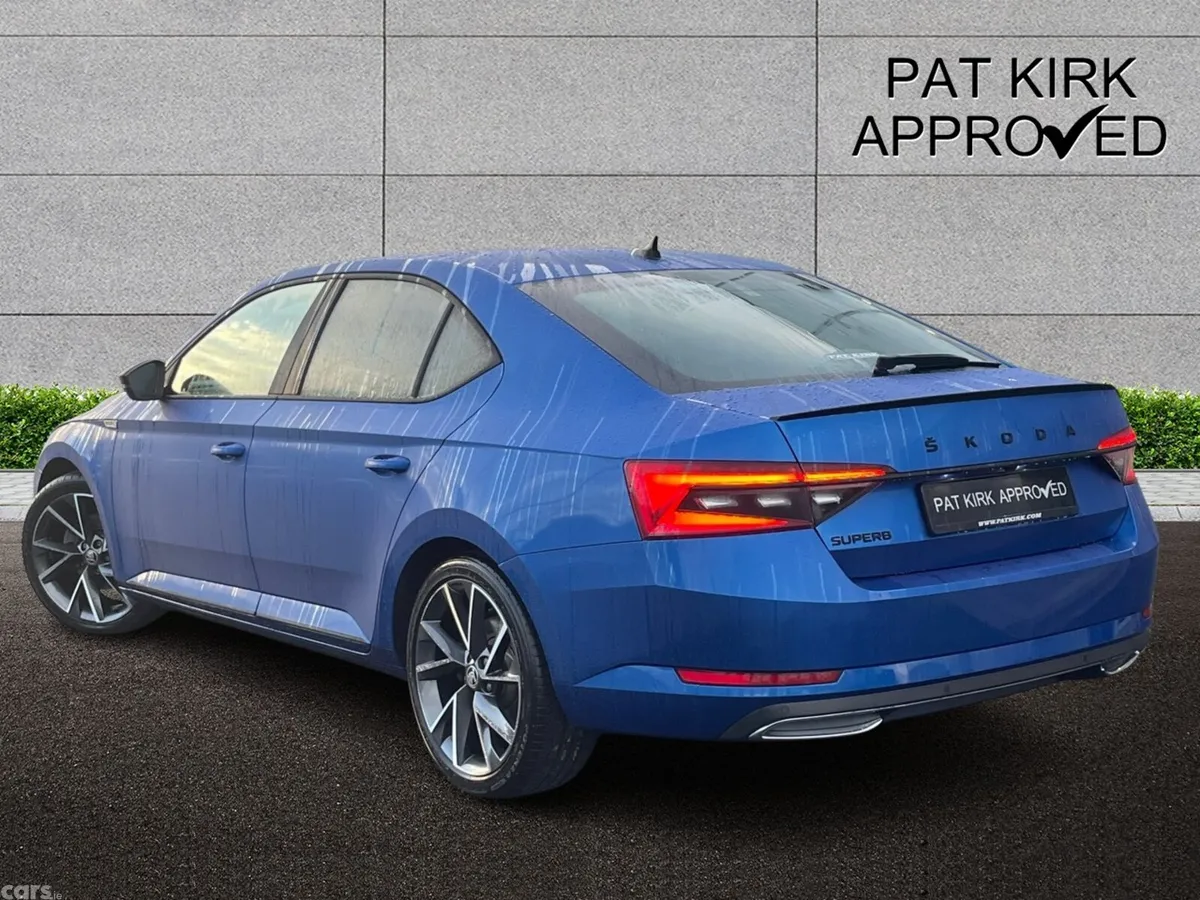 Skoda Superb Hatchback, Diesel, 2024, Blue