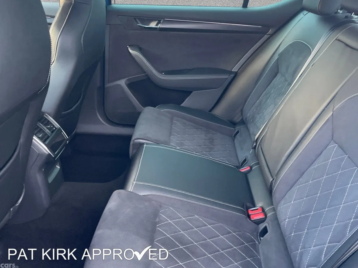 Skoda Superb Hatchback, Diesel, 2024, Blue
