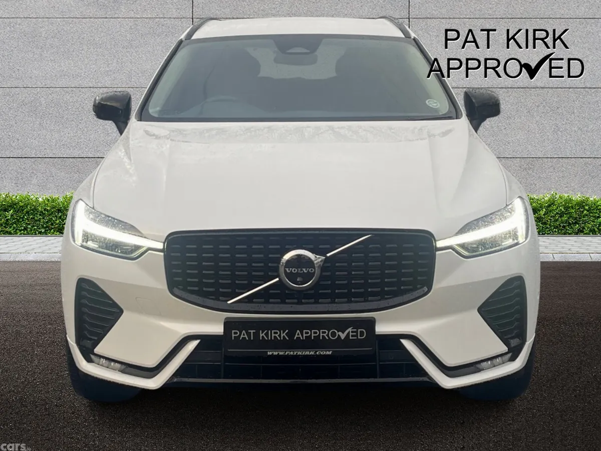 Volvo XC60 Estate, Diesel, 2023, White