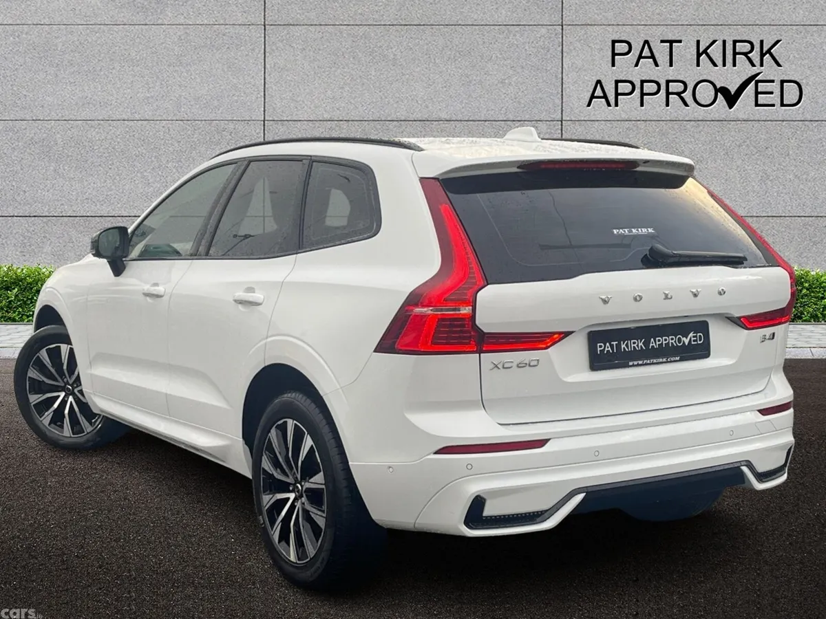 Volvo XC60 Estate, Diesel, 2023, White