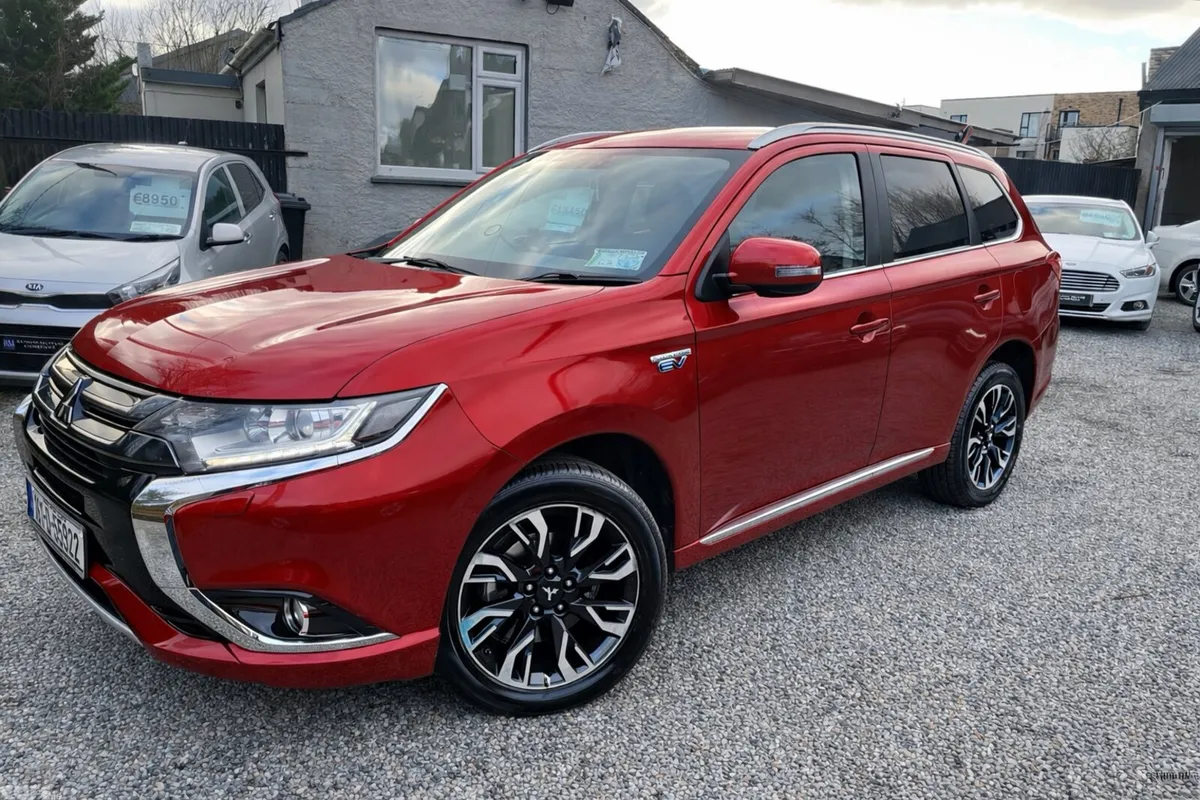 Mitsubishi Outlander SUV, Petrol Plug-in Hybrid, 2016, Red