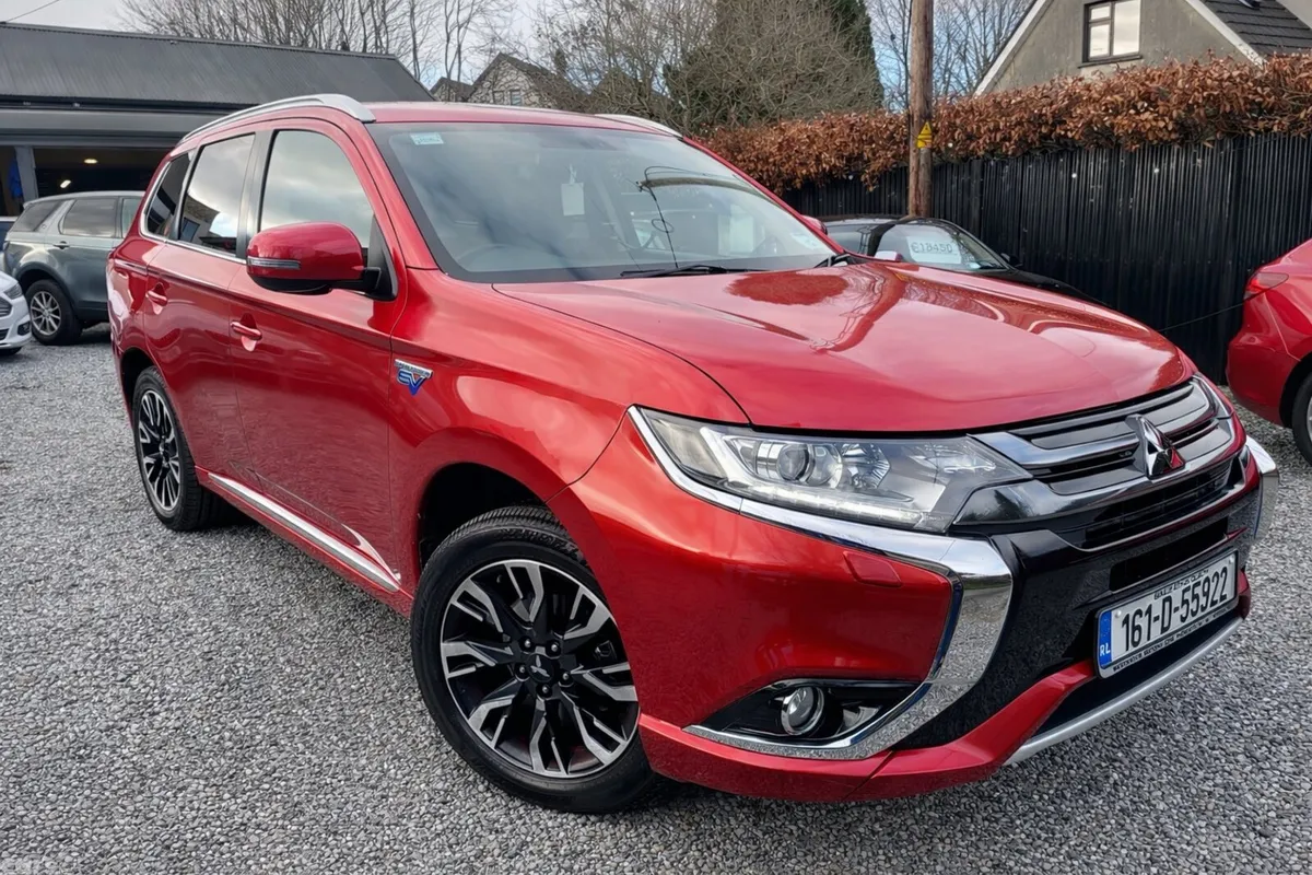 Mitsubishi Outlander SUV, Petrol Plug-in Hybrid, 2016, Red