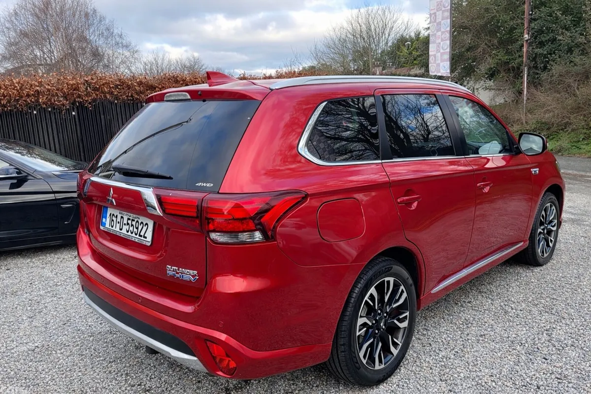 Mitsubishi Outlander SUV, Petrol Plug-in Hybrid, 2016, Red