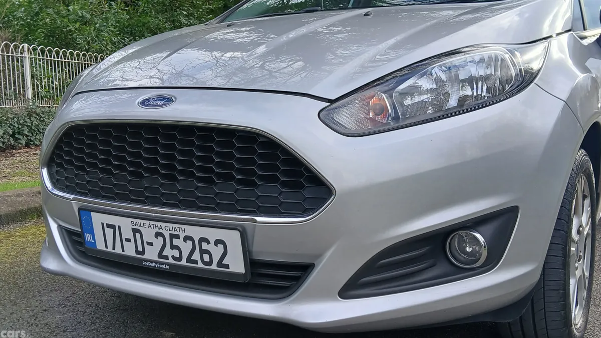 Ford Fiesta Hatchback, Petrol, 2017, Silver