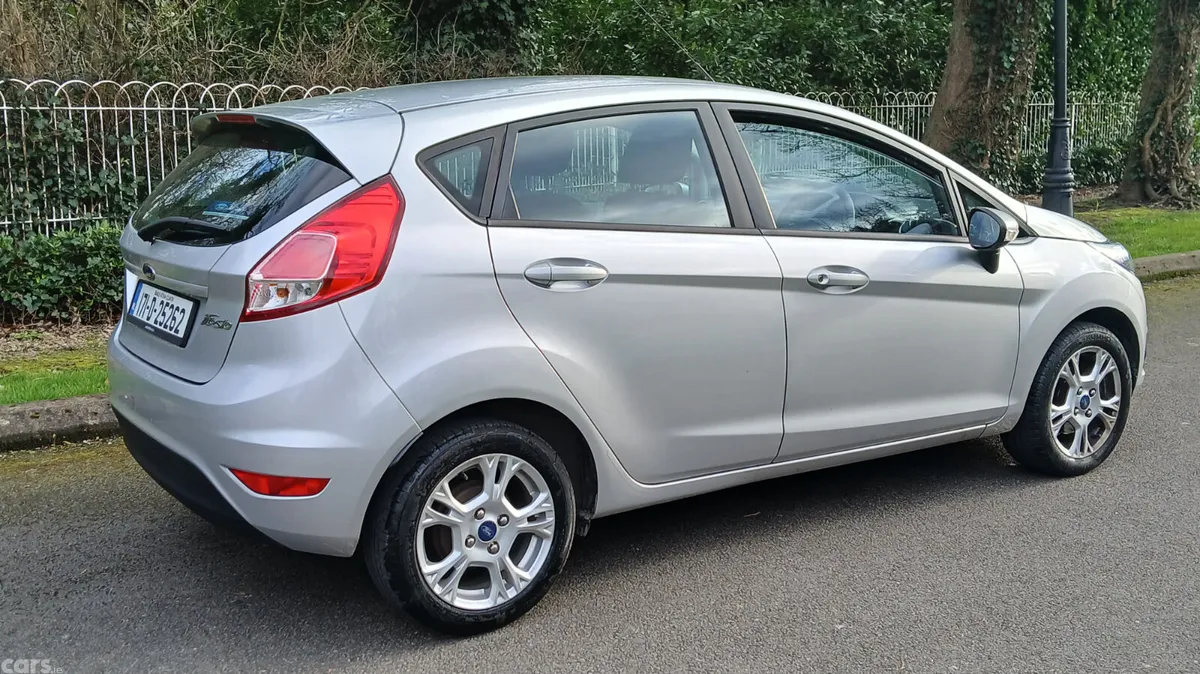 Ford Fiesta Hatchback, Petrol, 2017, Silver
