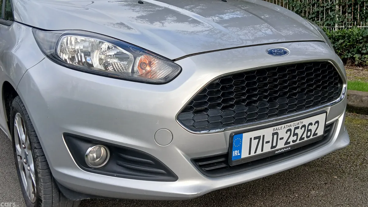 Ford Fiesta Hatchback, Petrol, 2017, Silver