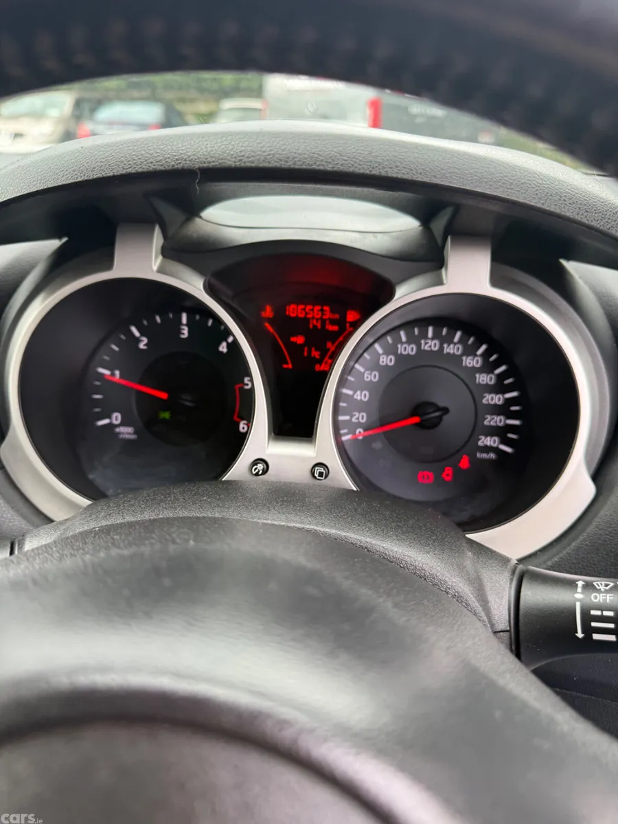 Nissan Juke SUV, Diesel, 2014, Silver