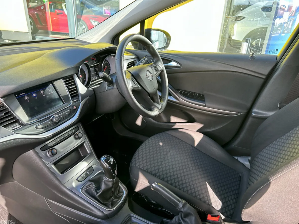 Opel Astra Hatchback, Diesel, 2021, Grey
