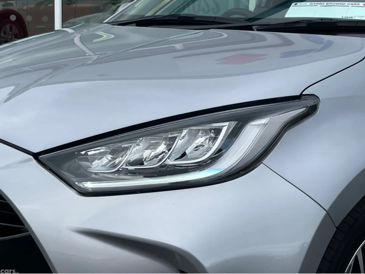 Toyota Yaris Hatchback, Petrol Hybrid, 2023, Silver