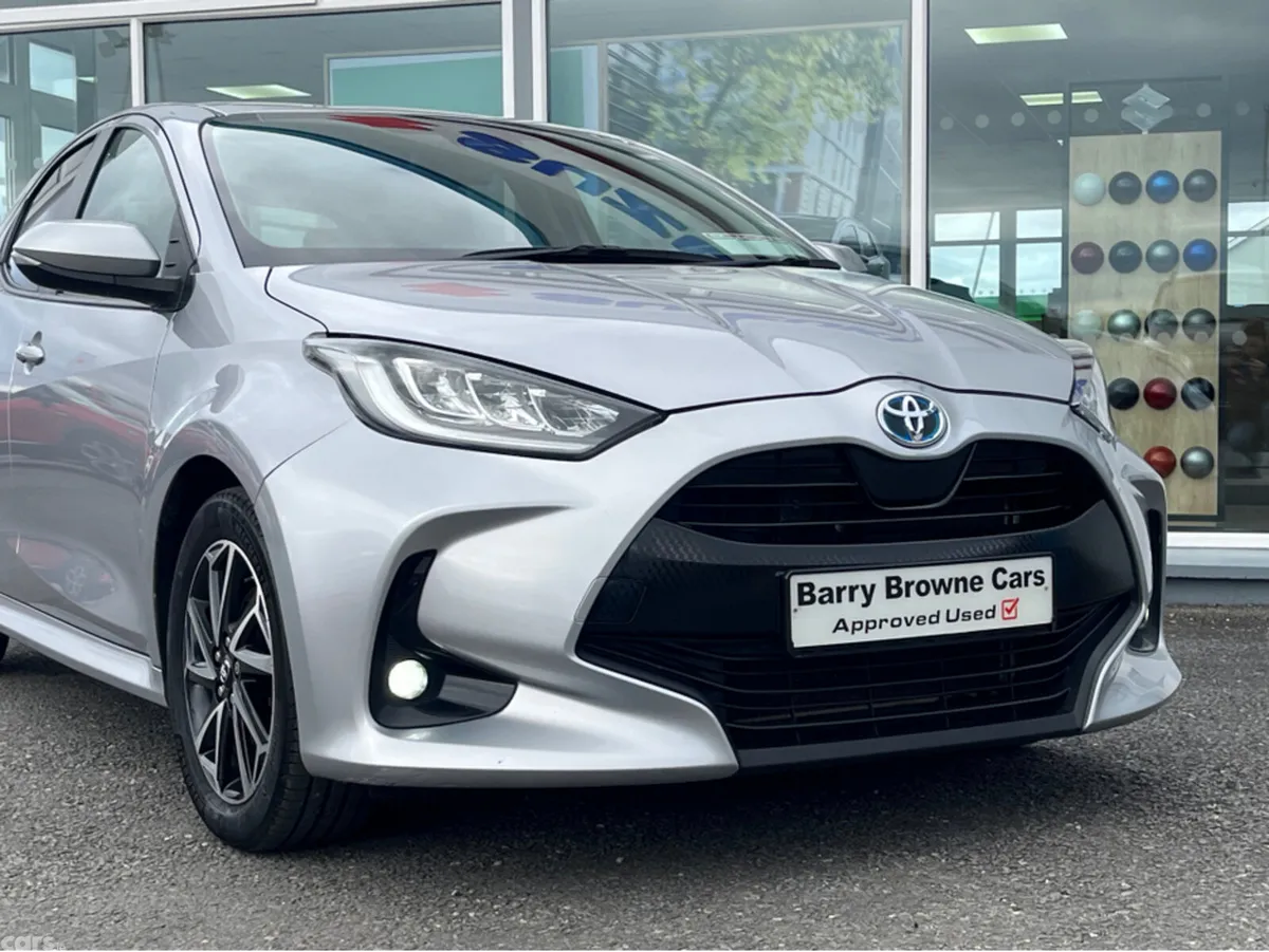 Toyota Yaris Hatchback, Petrol Hybrid, 2023, Silver