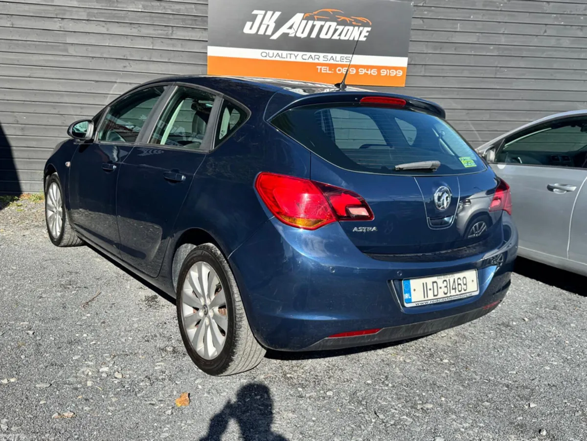 Opel Astra Hatchback, Petrol, 2011, Blue