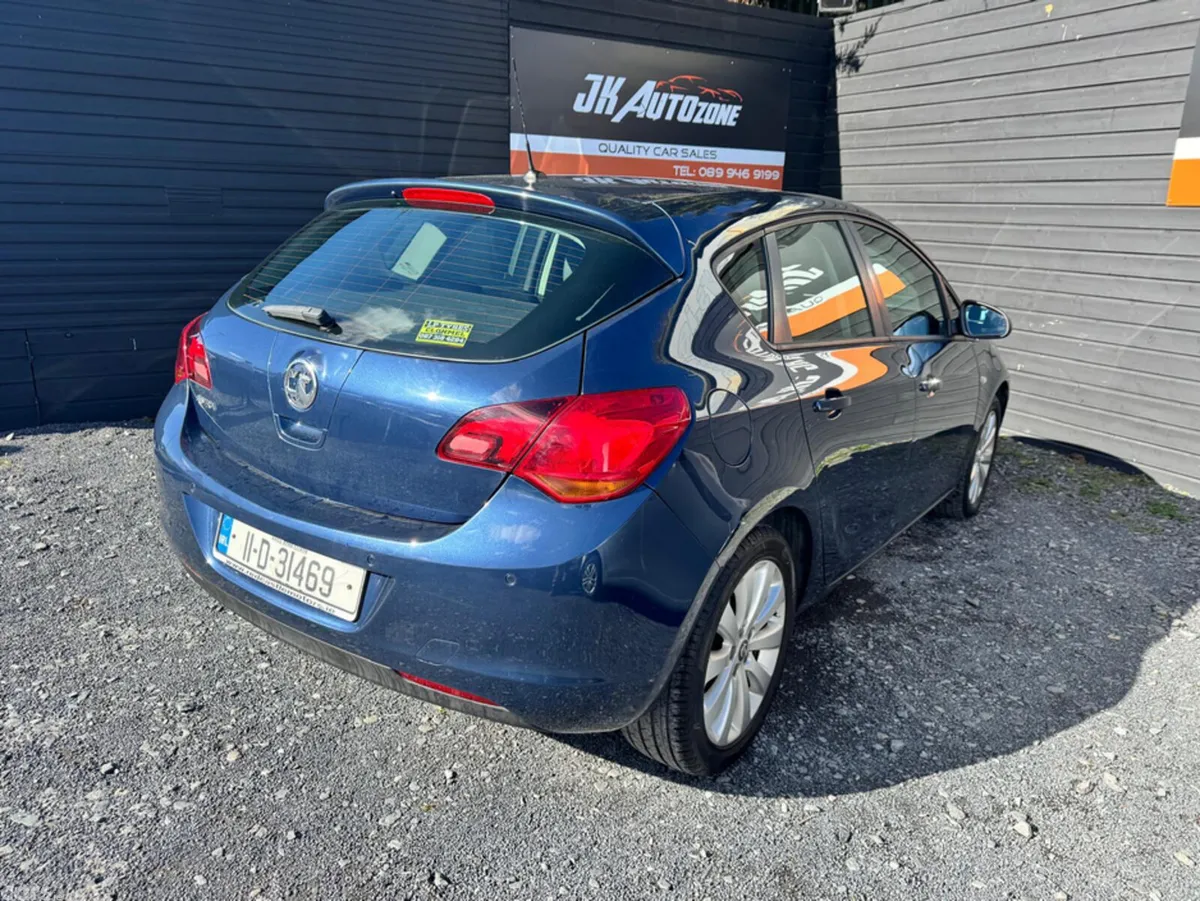 Opel Astra Hatchback, Petrol, 2011, Blue