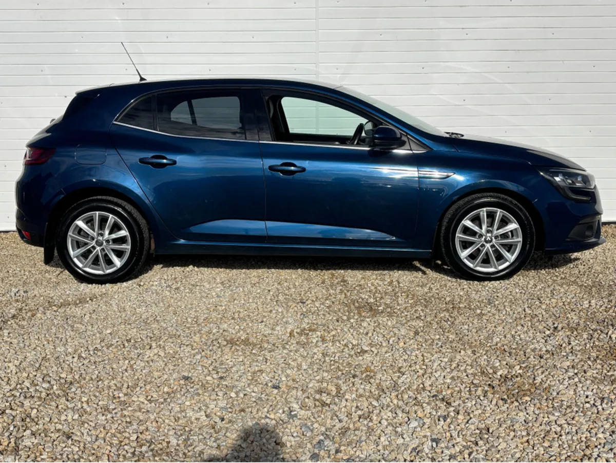 Renault Megane Hatchback, Diesel, 2017, Blue