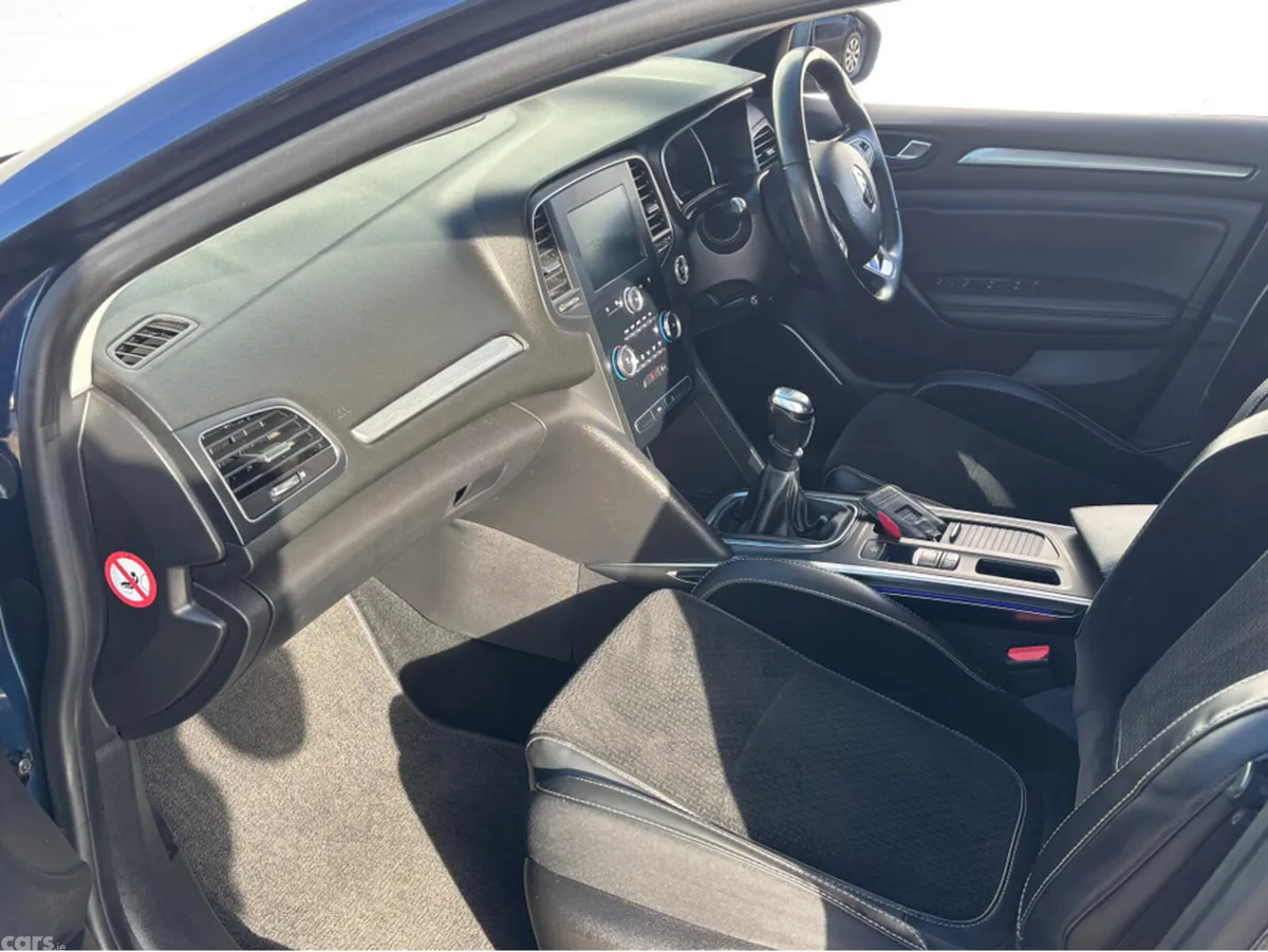 Renault Megane Hatchback, Diesel, 2017, Blue