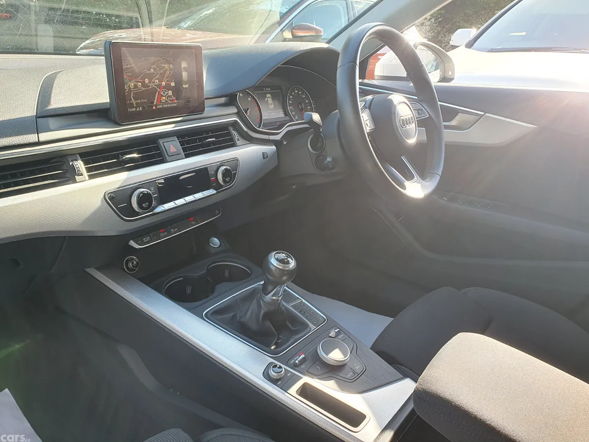 Audi A4 Saloon, Petrol, 2016, White