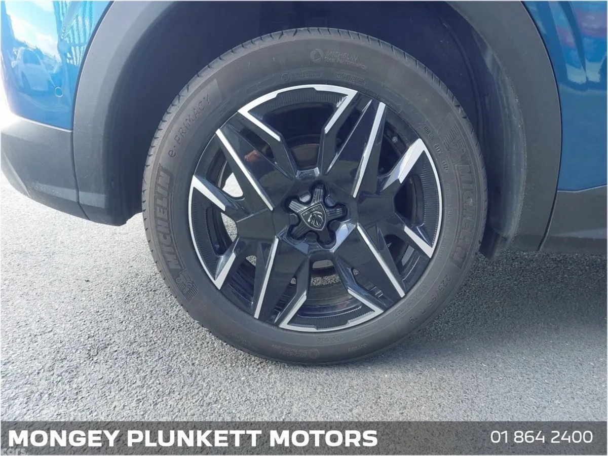 Peugeot 3008 MPV, Petrol, 2025, Blue