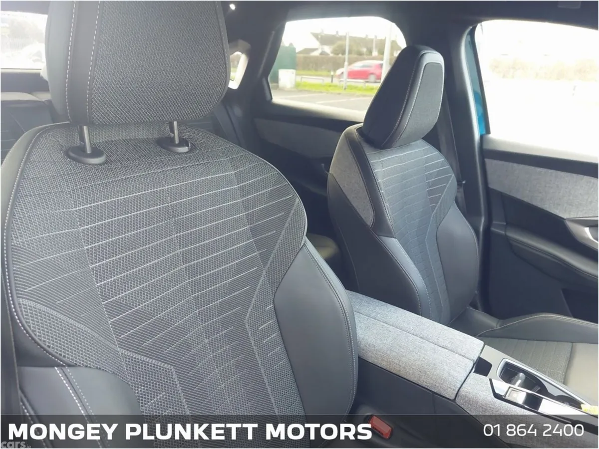 Peugeot 3008 MPV, Petrol, 2025, Blue