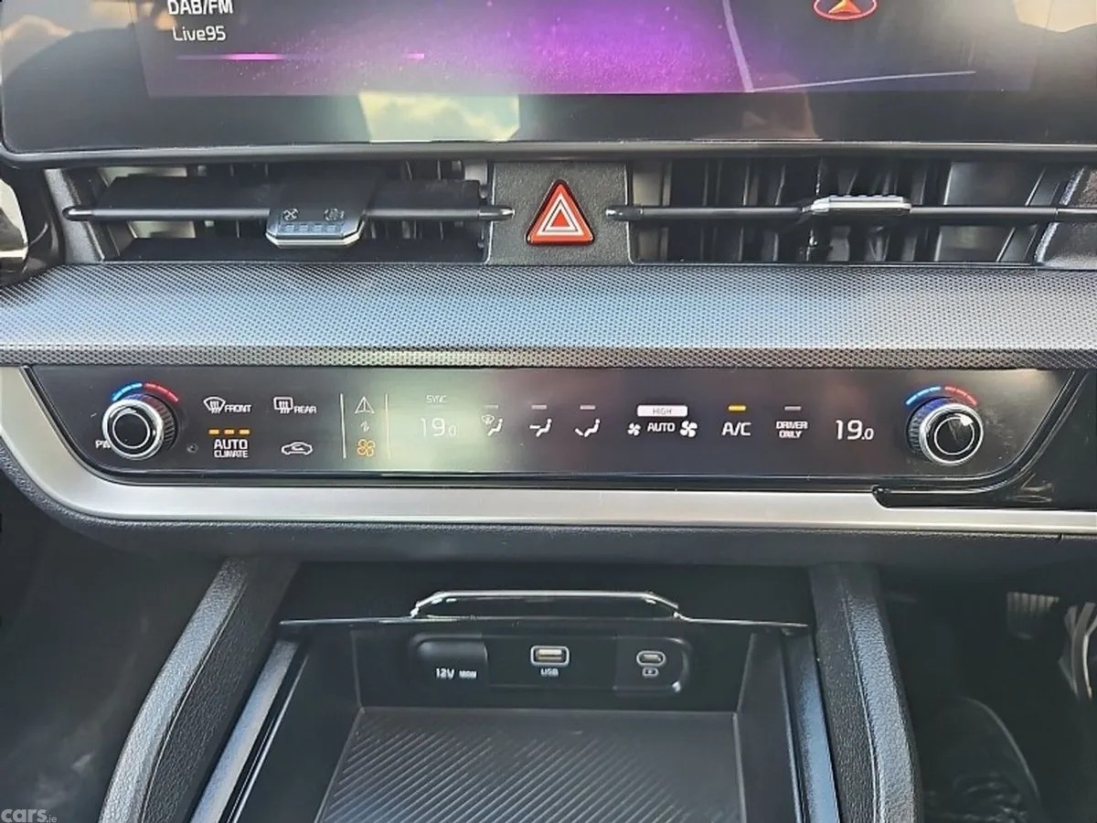 Kia Sportage SUV, Petrol Plug-in Hybrid, 2023, Red