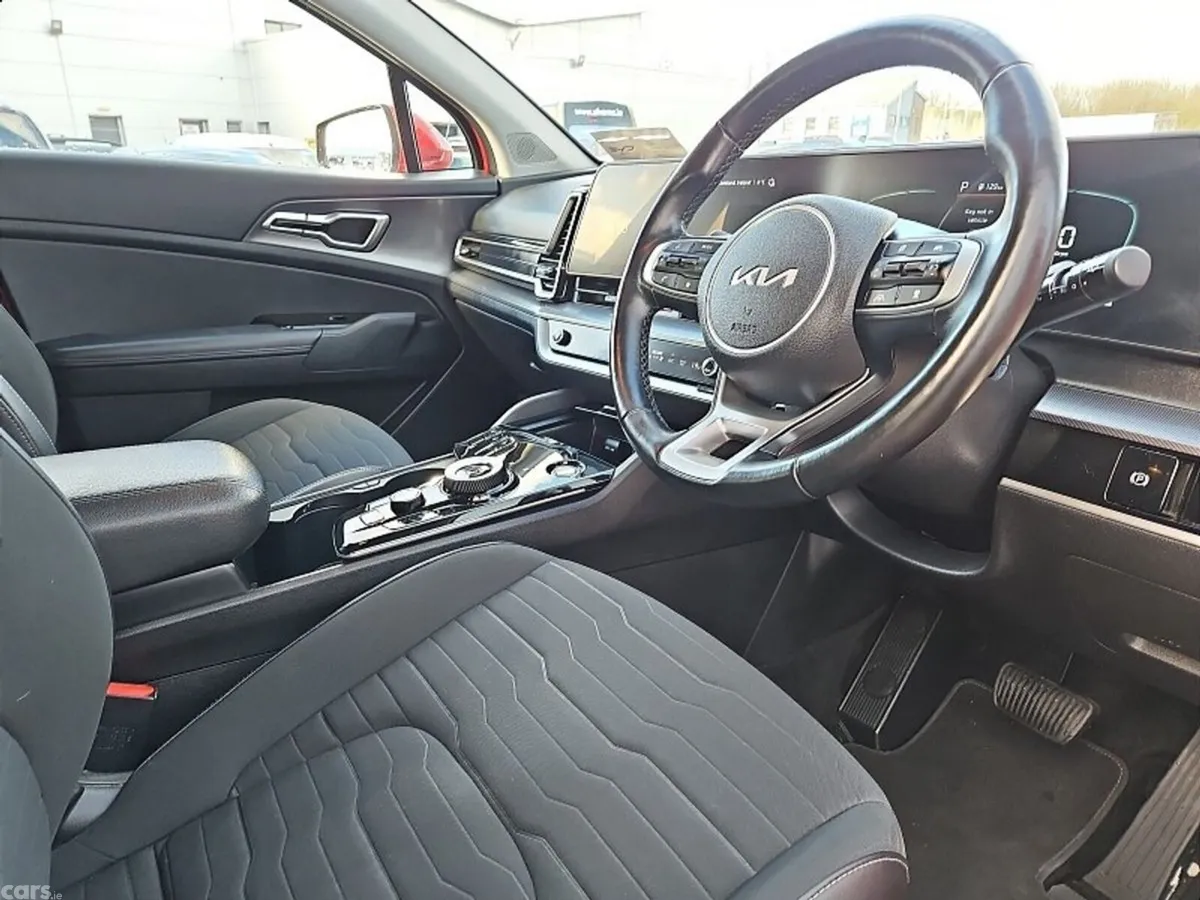 Kia Sportage SUV, Petrol Plug-in Hybrid, 2023, Red