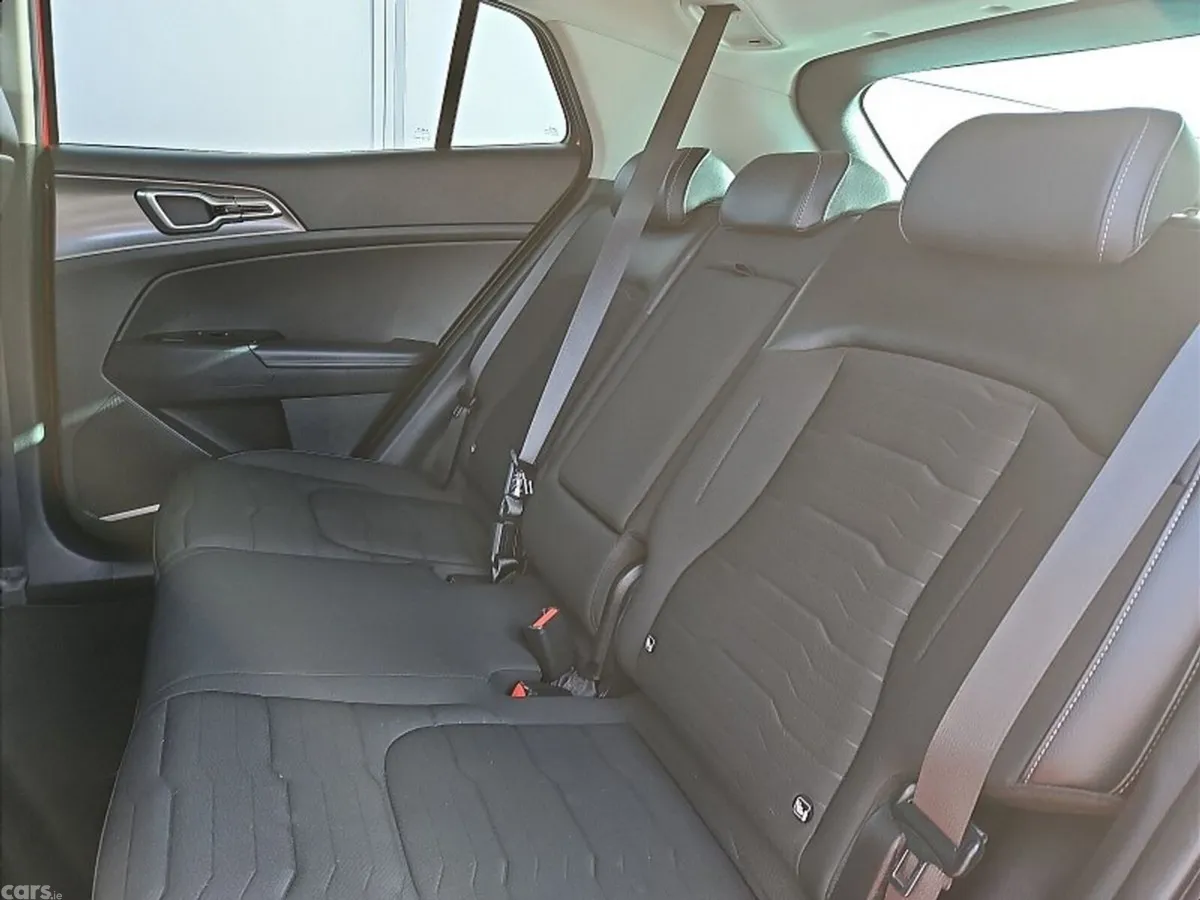 Kia Sportage SUV, Petrol Plug-in Hybrid, 2023, Red
