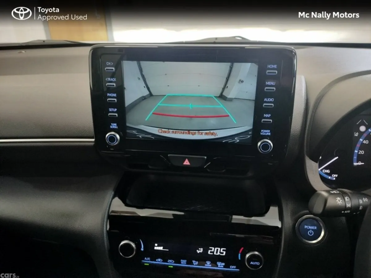 Toyota Yaris Cross Hatchback, Petrol Hybrid, 2023, White