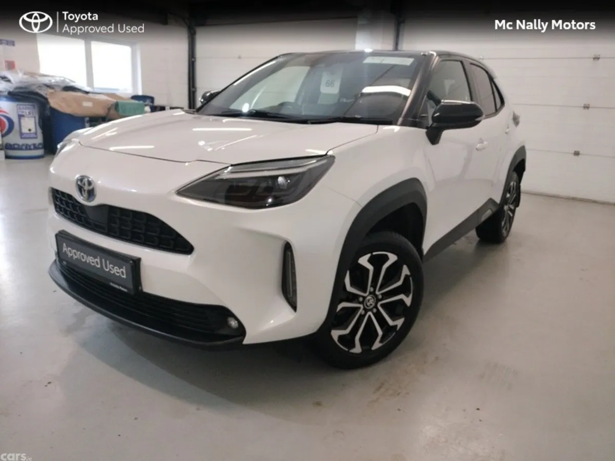 Toyota Yaris Cross Hatchback, Petrol Hybrid, 2023, White
