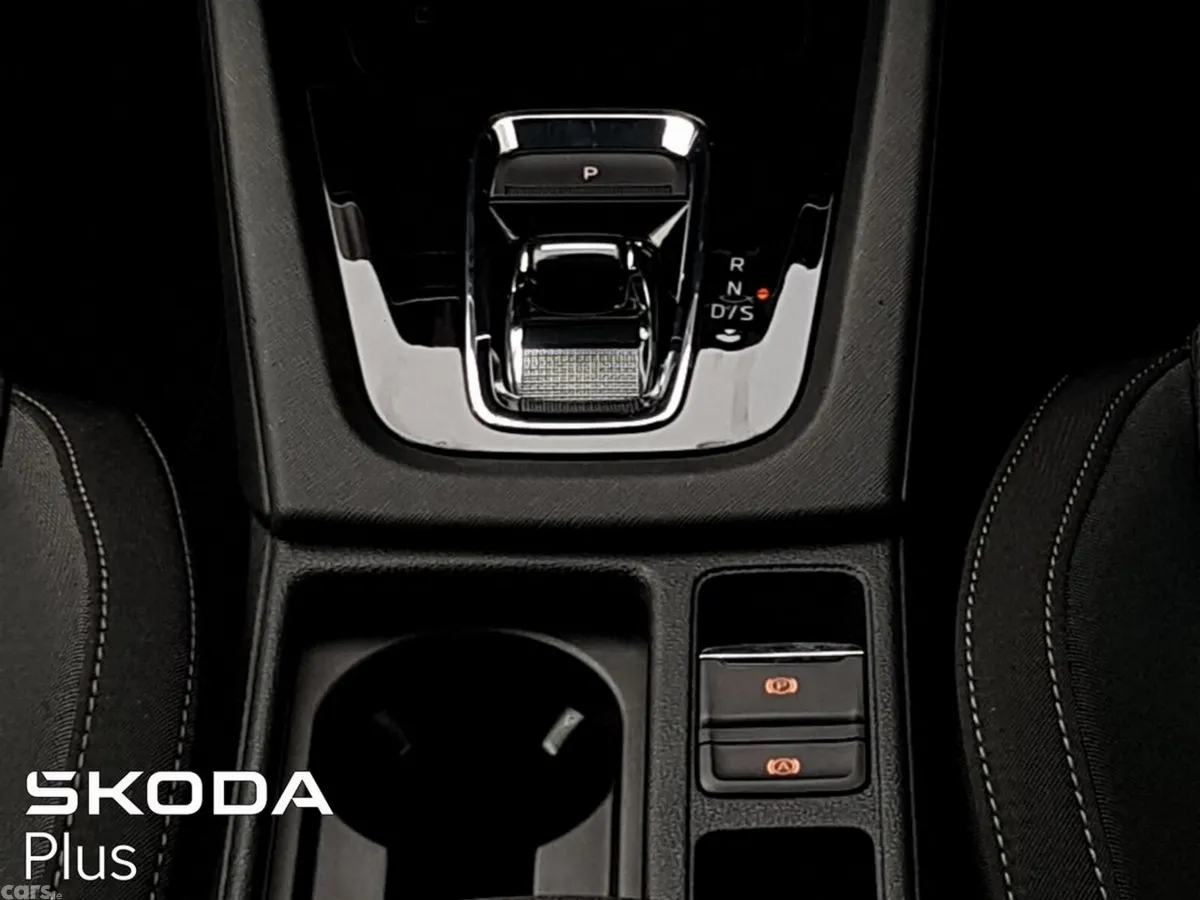 Skoda Octavia Saloon, Diesel, 2024, Grey