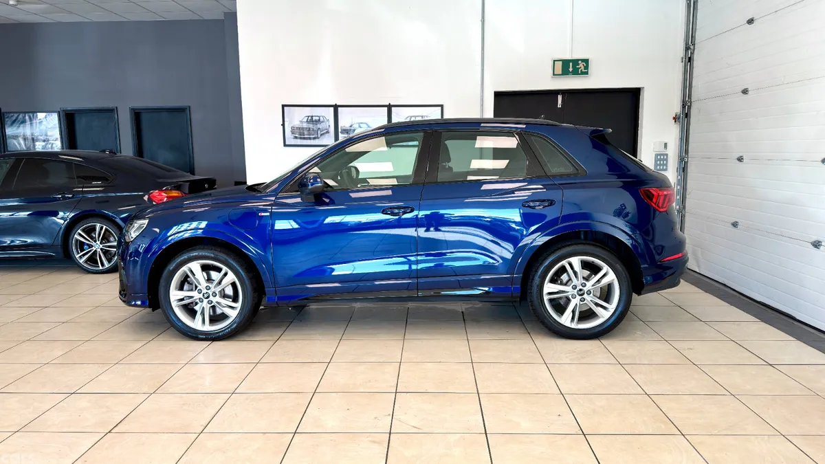 Audi Q3 SUV, Petrol Plug-in Hybrid, 2023, Blue